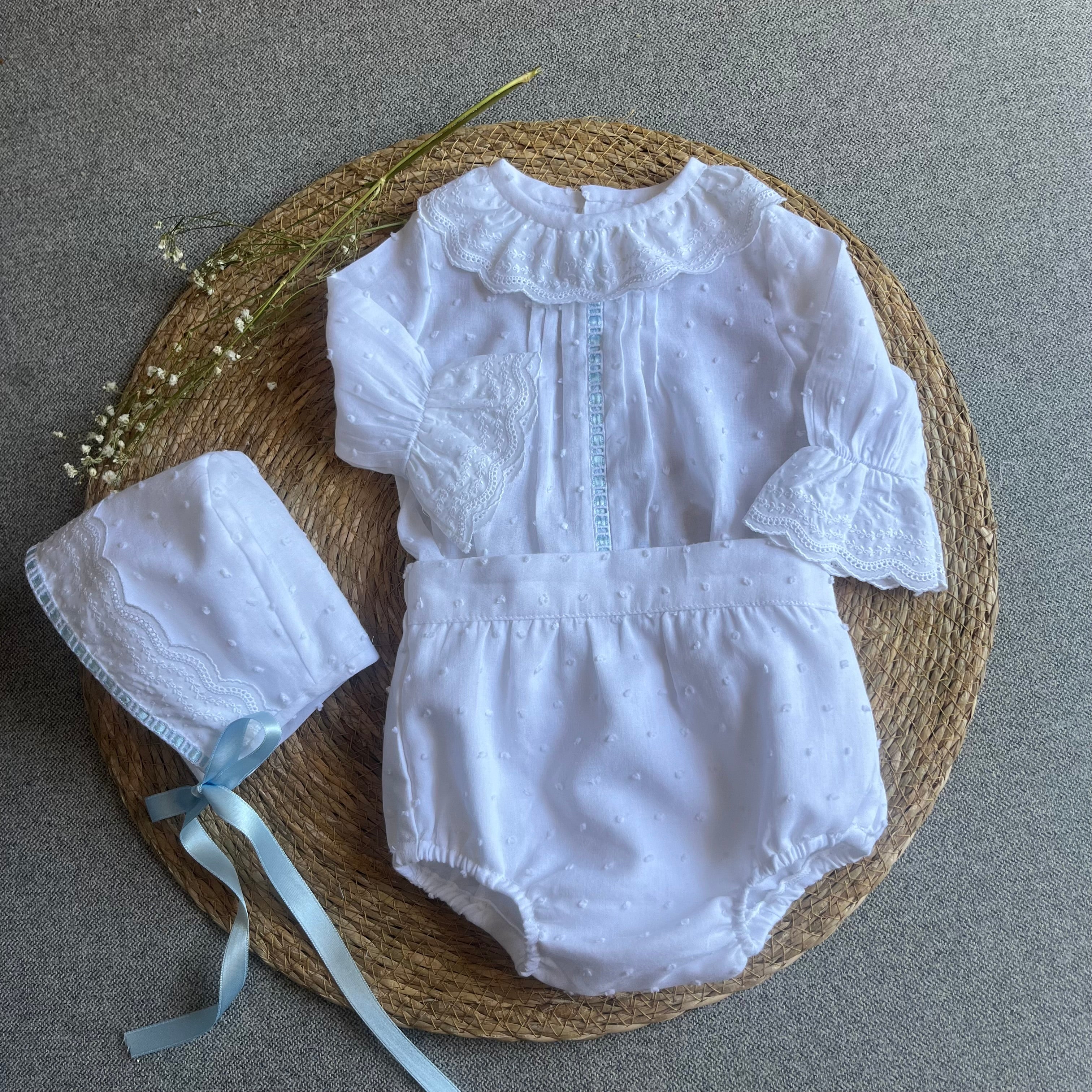 Conjunto de camisa, capota y cubrepañal niño